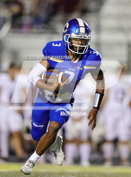 Thumbnail 3 in Whitehouse @ Corsicana photogallery.