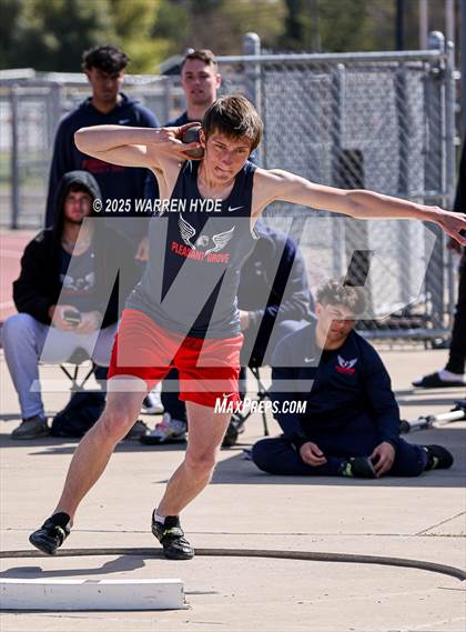 Thumbnail 2 in Herd Roundup @ Elk Grove HS photogallery.