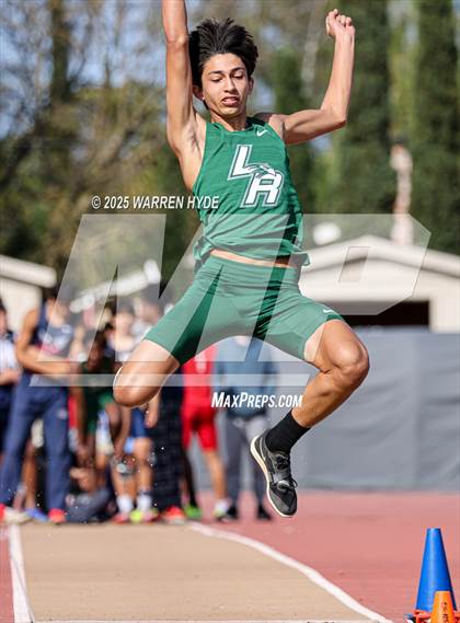 Thumbnail 2 in Herd Roundup @ Elk Grove HS photogallery.