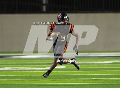 Thumbnail 3 in Gilmer vs. Celina (UIL 4A D2 Semifinal) photogallery.