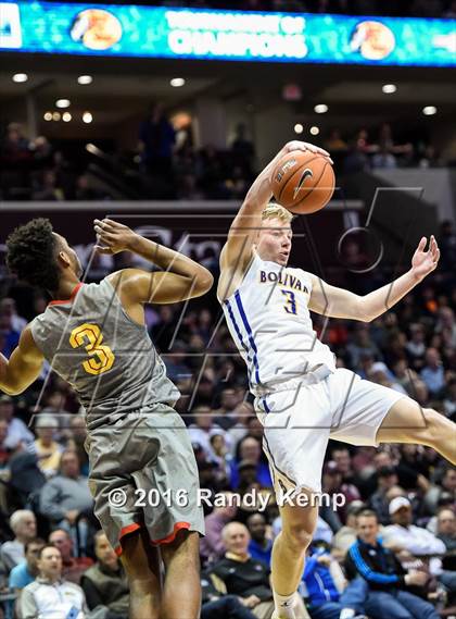 Thumbnail 1 in Bolivar vs. Oak Hill Academy (Bass Pro Tournament of Champions) photogallery.