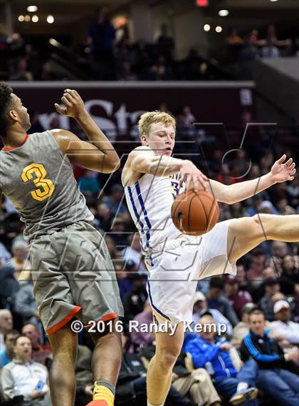 Thumbnail 2 in Bolivar vs. Oak Hill Academy (Bass Pro Tournament of Champions) photogallery.