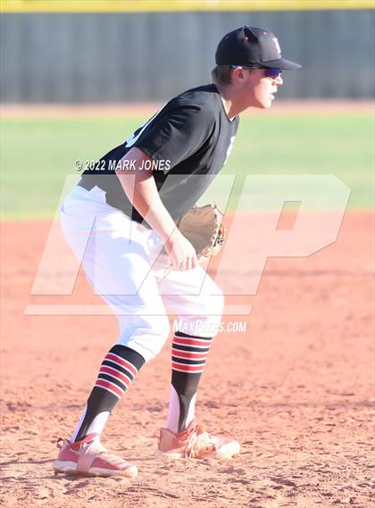 Thumbnail 1 in Durango vs. Willow Canyon (Coach Bob Invitational) photogallery.