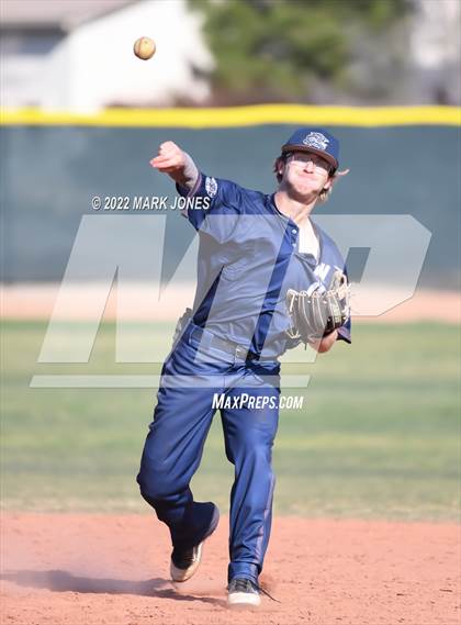 Thumbnail 1 in Durango vs. Willow Canyon (Coach Bob Invitational) photogallery.