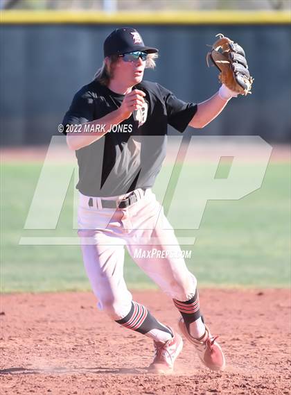 Thumbnail 2 in Durango vs. Willow Canyon (Coach Bob Invitational) photogallery.