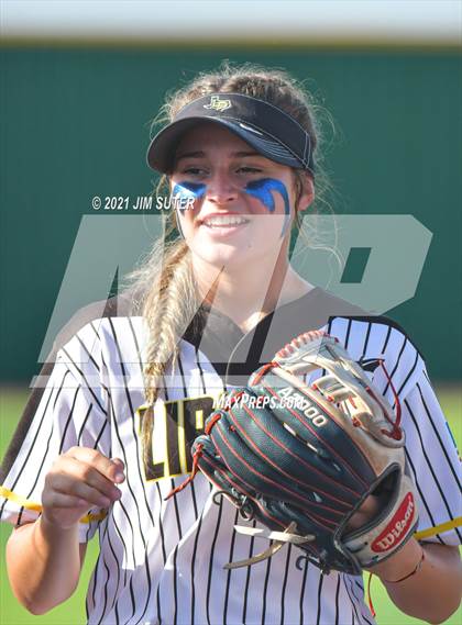 Thumbnail 2 in Lake Belton vs Liberty (UIL 4A Regional Playoff) photogallery.