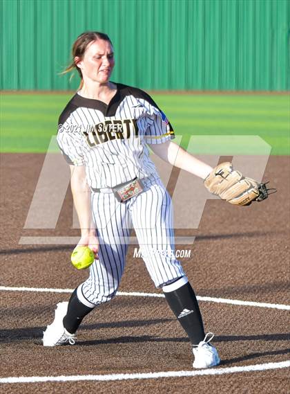 Thumbnail 1 in Lake Belton vs Liberty (UIL 4A Regional Playoff) photogallery.