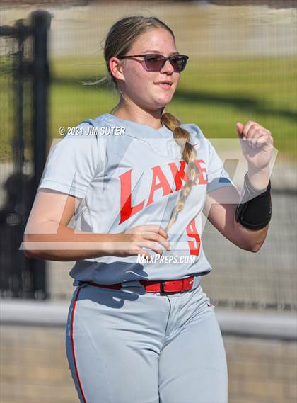 Thumbnail 1 in Lake Belton vs Liberty (UIL 4A Regional Playoff) photogallery.