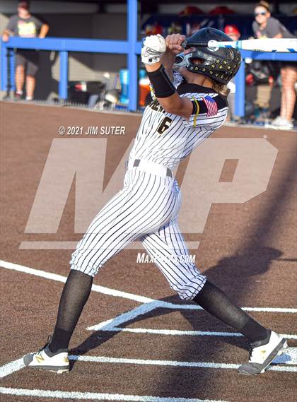 Thumbnail 1 in Lake Belton vs Liberty (UIL 4A Regional Playoff) photogallery.