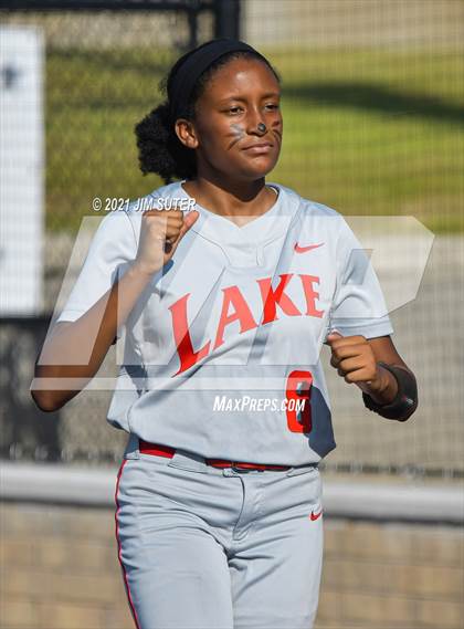Thumbnail 1 in Lake Belton vs Liberty (UIL 4A Regional Playoff) photogallery.