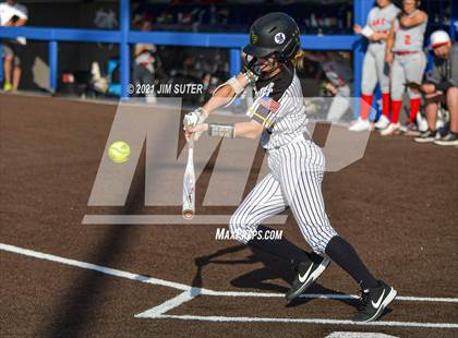 Thumbnail 1 in Lake Belton vs Liberty (UIL 4A Regional Playoff) photogallery.