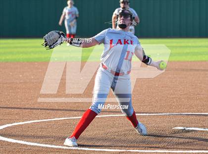 Thumbnail 3 in Lake Belton vs Liberty (UIL 4A Regional Playoff) photogallery.