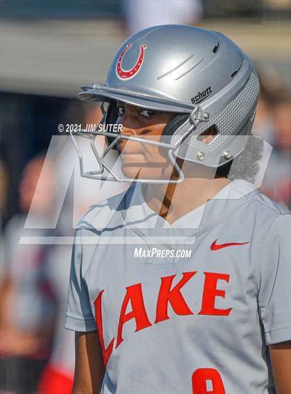 Thumbnail 3 in Lake Belton vs Liberty (UIL 4A Regional Playoff) photogallery.