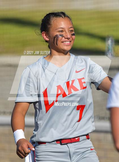 Thumbnail 1 in Lake Belton vs Liberty (UIL 4A Regional Playoff) photogallery.