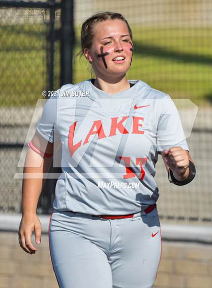 Thumbnail 2 in Lake Belton vs Liberty (UIL 4A Regional Playoff) photogallery.