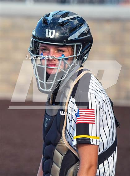 Thumbnail 3 in Lake Belton vs Liberty (UIL 4A Regional Playoff) photogallery.