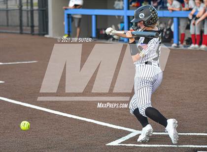 Thumbnail 1 in Lake Belton vs Liberty (UIL 4A Regional Playoff) photogallery.