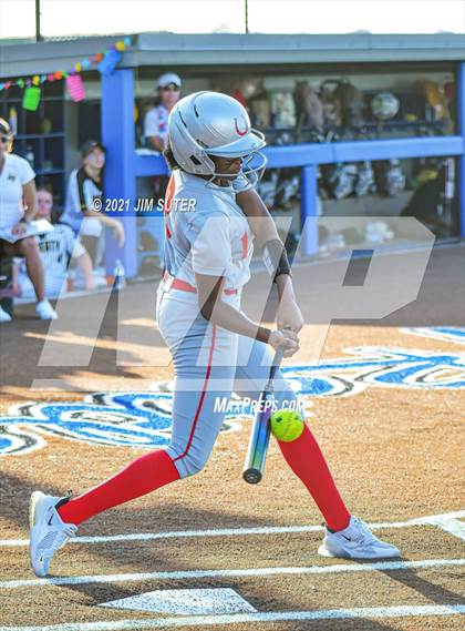 Thumbnail 3 in Lake Belton vs Liberty (UIL 4A Regional Playoff) photogallery.