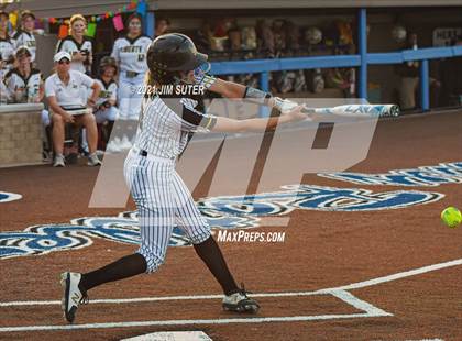 Thumbnail 3 in Lake Belton vs Liberty (UIL 4A Regional Playoff) photogallery.