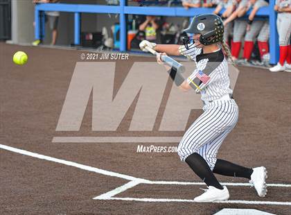Thumbnail 3 in Lake Belton vs Liberty (UIL 4A Regional Playoff) photogallery.