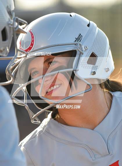Thumbnail 1 in Lake Belton vs Liberty (UIL 4A Regional Playoff) photogallery.