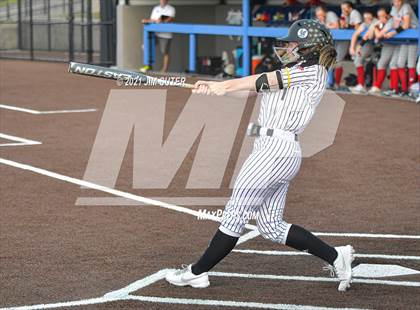 Thumbnail 2 in Lake Belton vs Liberty (UIL 4A Regional Playoff) photogallery.