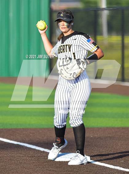 Thumbnail 3 in Lake Belton vs Liberty (UIL 4A Regional Playoff) photogallery.