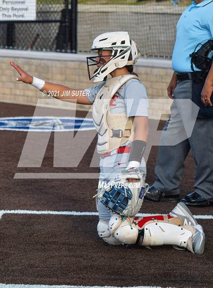 Thumbnail 2 in Lake Belton vs Liberty (UIL 4A Regional Playoff) photogallery.
