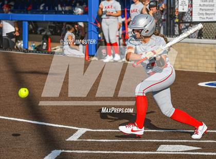 Thumbnail 2 in Lake Belton vs Liberty (UIL 4A Regional Playoff) photogallery.