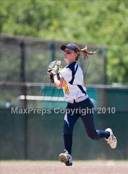 Thumbnail 2 in Cloverdale vs. Berean Christian (CIF NCS D4 Final) photogallery.