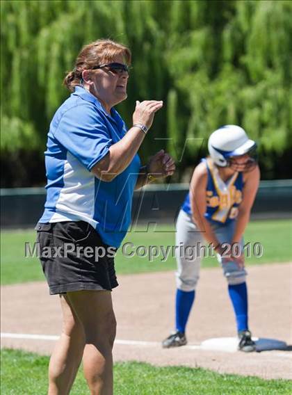 Thumbnail 1 in Cloverdale vs. Berean Christian (CIF NCS D4 Final) photogallery.