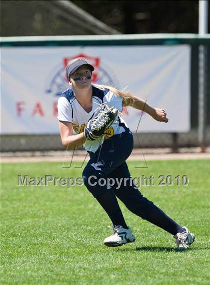 Thumbnail 3 in Cloverdale vs. Berean Christian (CIF NCS D4 Final) photogallery.