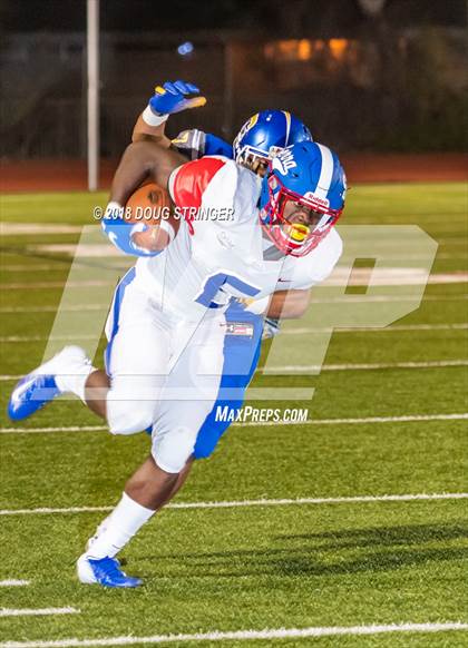 Thumbnail 2 in Serra vs. Serra (Honor Bowl-NorCal) photogallery.