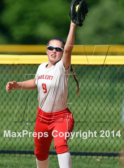 Thumbnail 3 in Wolcott @ St. Joseph (CIAC Class M 1st Round) photogallery.