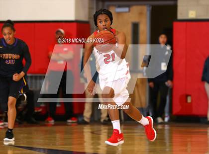 Thumbnail 1 in Lynwood vs. Redondo Union (CIF SS D2 Finals) photogallery.