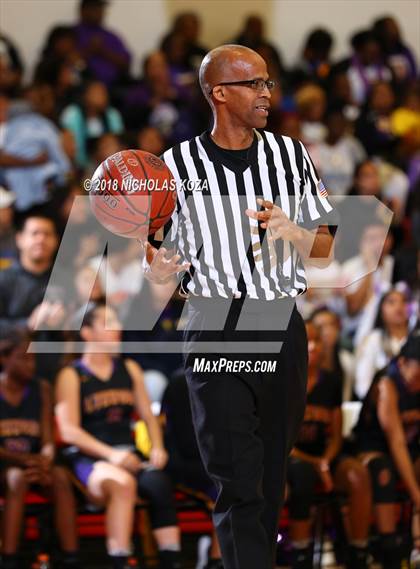 Thumbnail 3 in Lynwood vs. Redondo Union (CIF SS D2 Finals) photogallery.