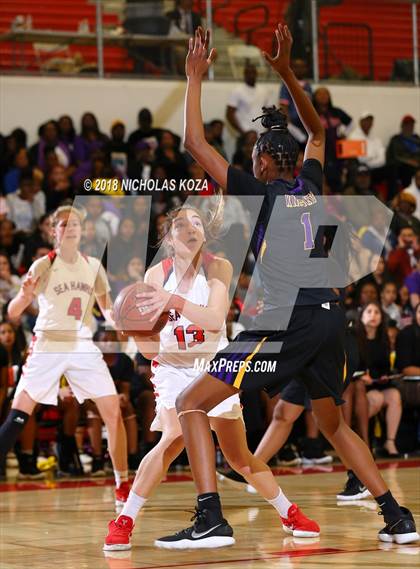 Thumbnail 3 in Lynwood vs. Redondo Union (CIF SS D2 Finals) photogallery.