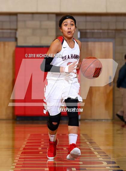 Thumbnail 1 in Lynwood vs. Redondo Union (CIF SS D2 Finals) photogallery.