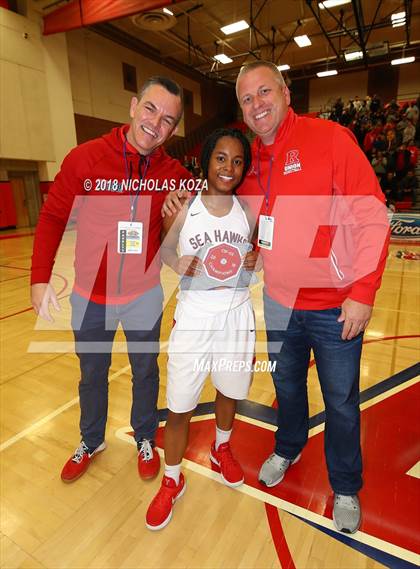 Thumbnail 2 in Lynwood vs. Redondo Union (CIF SS D2 Finals) photogallery.