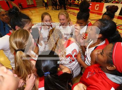 Thumbnail 2 in Lynwood vs. Redondo Union (CIF SS D2 Finals) photogallery.