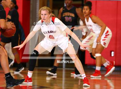 Thumbnail 2 in Lynwood vs. Redondo Union (CIF SS D2 Finals) photogallery.