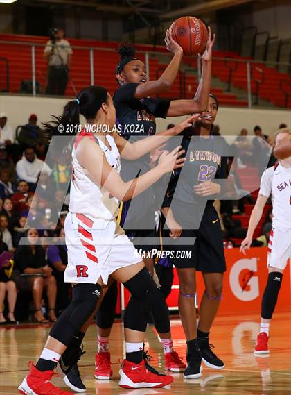 Thumbnail 2 in Lynwood vs. Redondo Union (CIF SS D2 Finals) photogallery.
