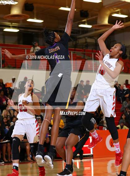 Thumbnail 3 in Lynwood vs. Redondo Union (CIF SS D2 Finals) photogallery.
