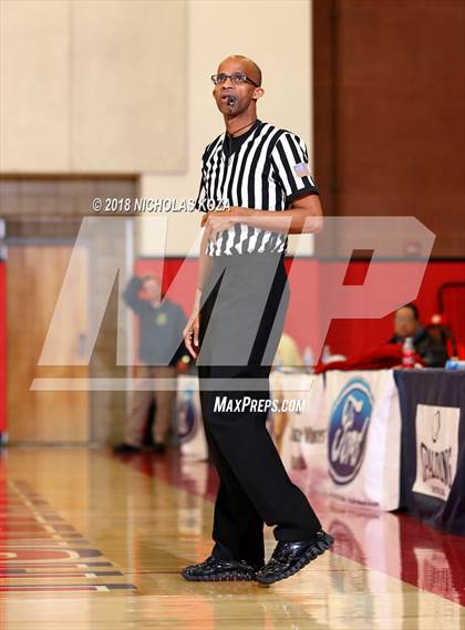 Thumbnail 2 in Lynwood vs. Redondo Union (CIF SS D2 Finals) photogallery.