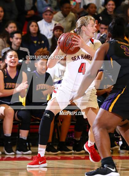 Thumbnail 2 in Lynwood vs. Redondo Union (CIF SS D2 Finals) photogallery.