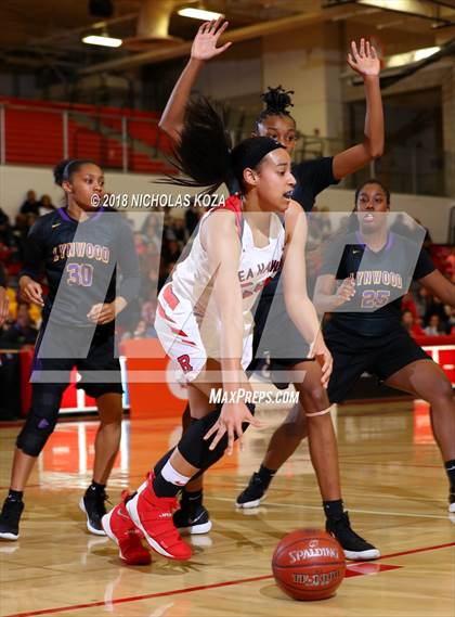 Thumbnail 2 in Lynwood vs. Redondo Union (CIF SS D2 Finals) photogallery.