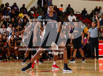 Thumbnail 2 in Lynwood vs. Redondo Union (CIF SS D2 Finals) photogallery.