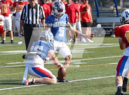 Thumbnail 3 in 35th Maine Lobster Bowl Classic photogallery.