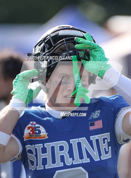 Thumbnail 2 in 35th Maine Lobster Bowl Classic photogallery.