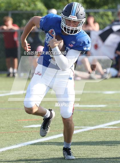 Thumbnail 3 in 35th Maine Lobster Bowl Classic photogallery.
